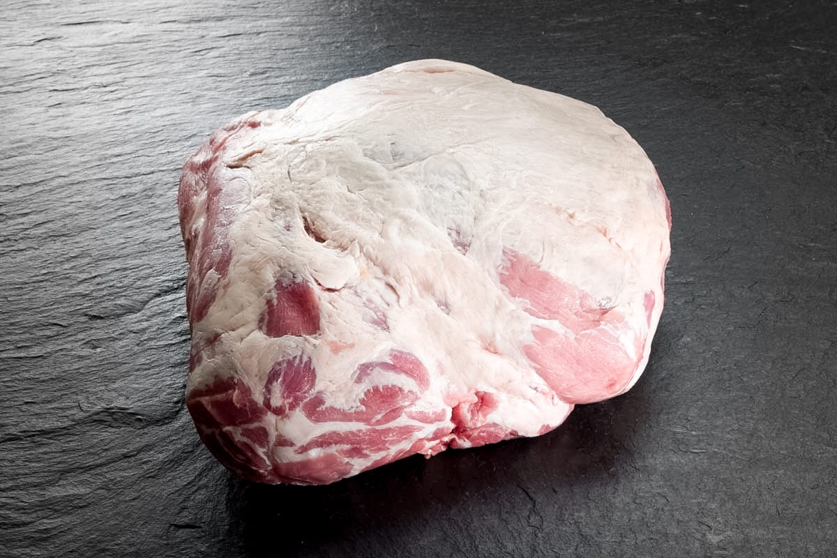 Palette de porc suisse handselected sur son os