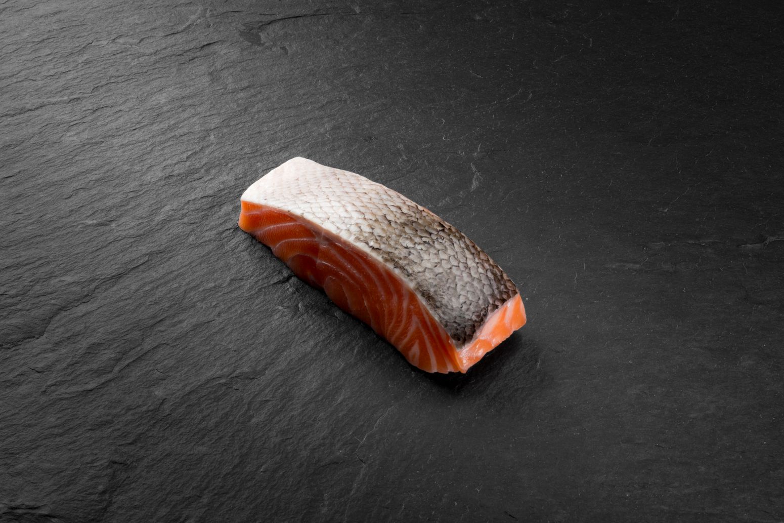 Pavé de saumon avec peau