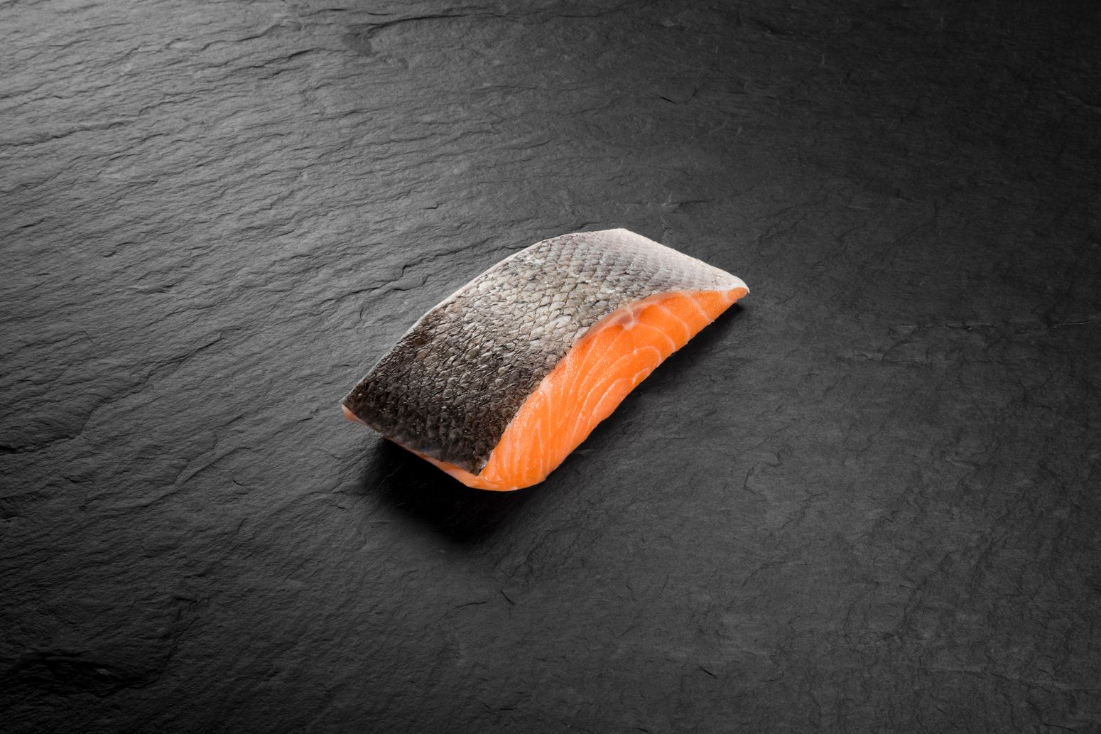 Salmon Steak mit Haut