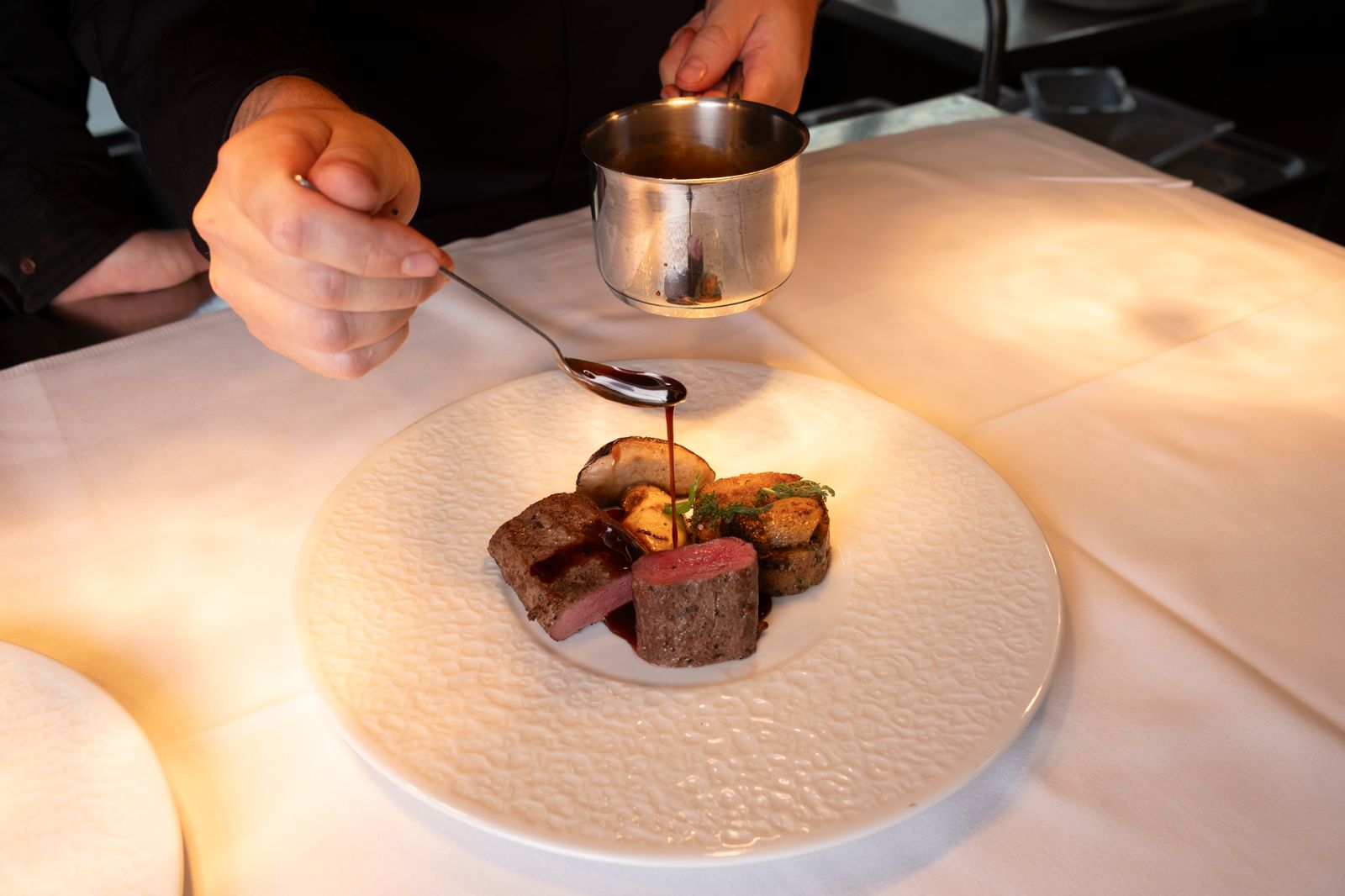 Ameron-Zuerich-Kiraly-Rehruecken-5680