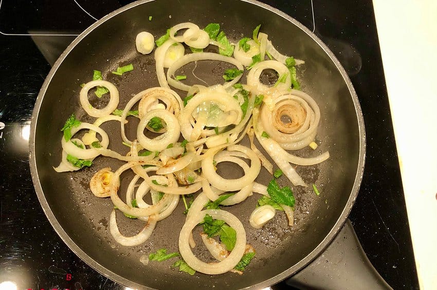 prime-rib-sandwich-1.jpg__850x565_q85_crop_subsampling-2_upscale