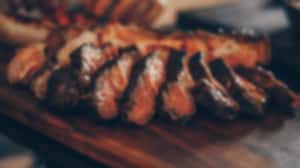 LUMA Beef Entrecôte grilliert mit schaumiger Kräuterbutter